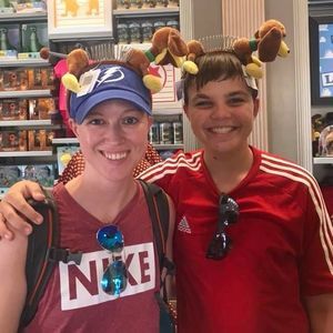 Meet your Posher, Lora